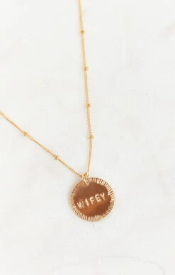 Show Me Your Mumu Paradigm WIFEY Necklace ~ Gold 15 Show Me Your Mumu Paradigm WIFEY Necklace ~ Gold -Show Me Your Mumu 5ddab2f9e55ee62c7ec6f0dd772f8347