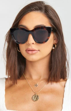 Show Me Your Mumu LeSpecs Air Heart Sunglasses ~ Tort -Show Me Your Mumu 7e2255f08e0acacc5d69fd7816de9f3d