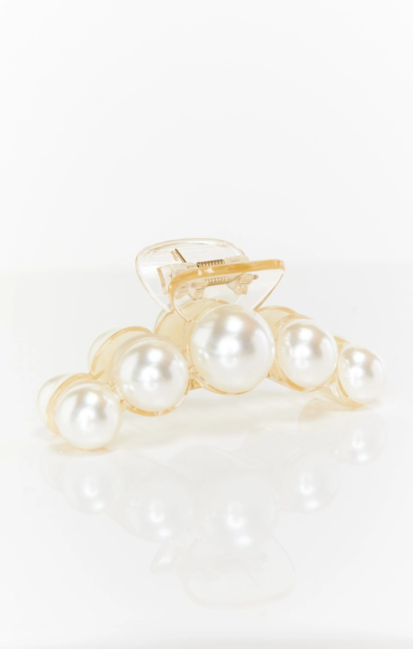 Show Me Your Mumu Lucille Pearl Hair Clip ~ White 3 Show Me Your Mumu Lucille Pearl Hair Clip ~ White