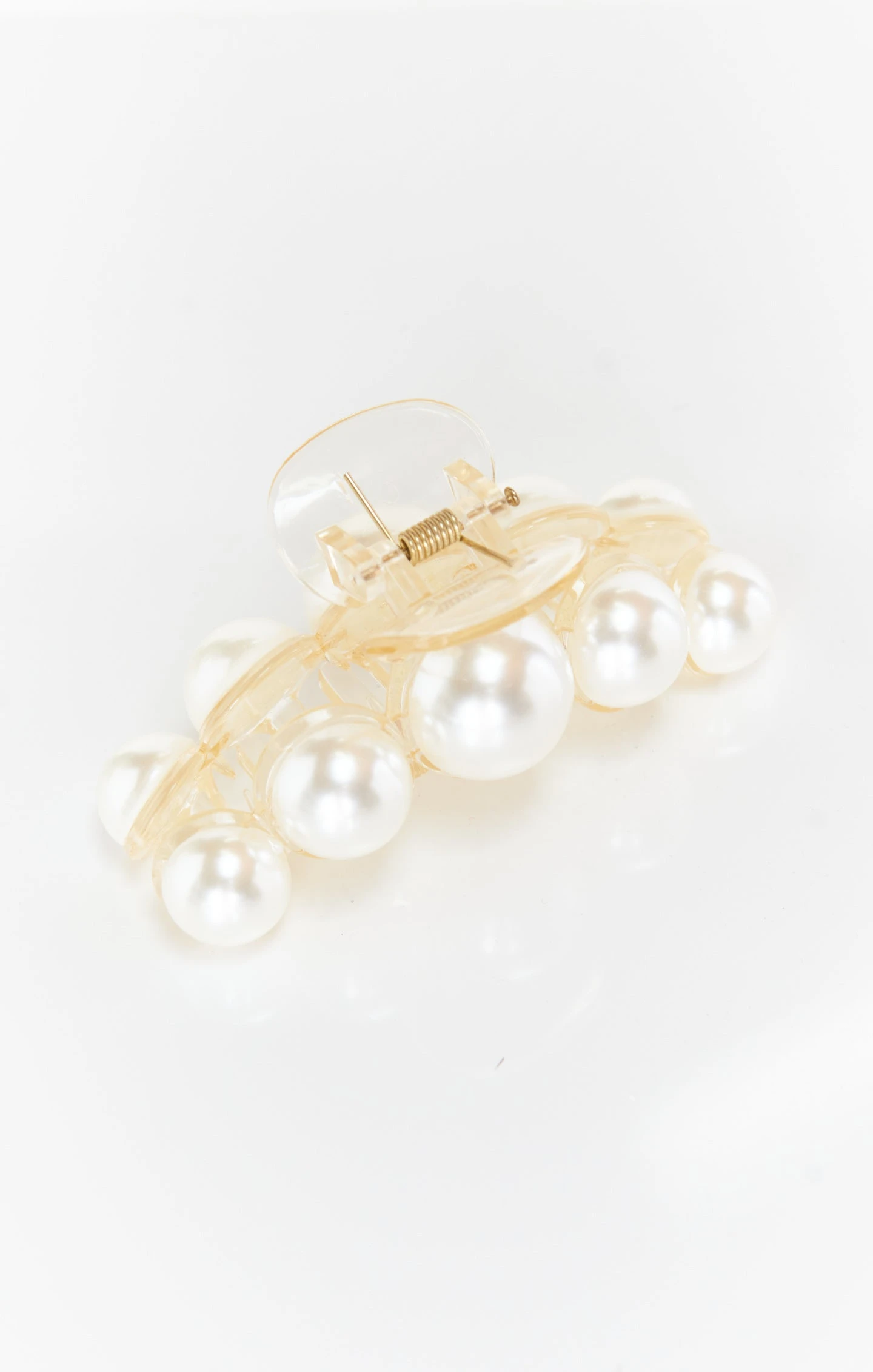 Show Me Your Mumu Lucille Pearl Hair Clip ~ White 5 Show Me Your Mumu Lucille Pearl Hair Clip ~ White - Image 3