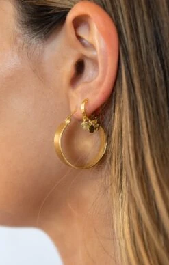 Show Me Your Mumu Gorjana Chloe Mini Huggie Earrings ~ 18K Gold Plated -Show Me Your Mumu DSC 2358 d1c2bdc1 81b4 4771 8cfc a27aebec6900
