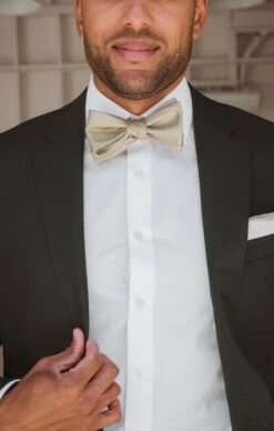 Show Me Your Mumu Josh Bow Tie ~ Moss Green Solid