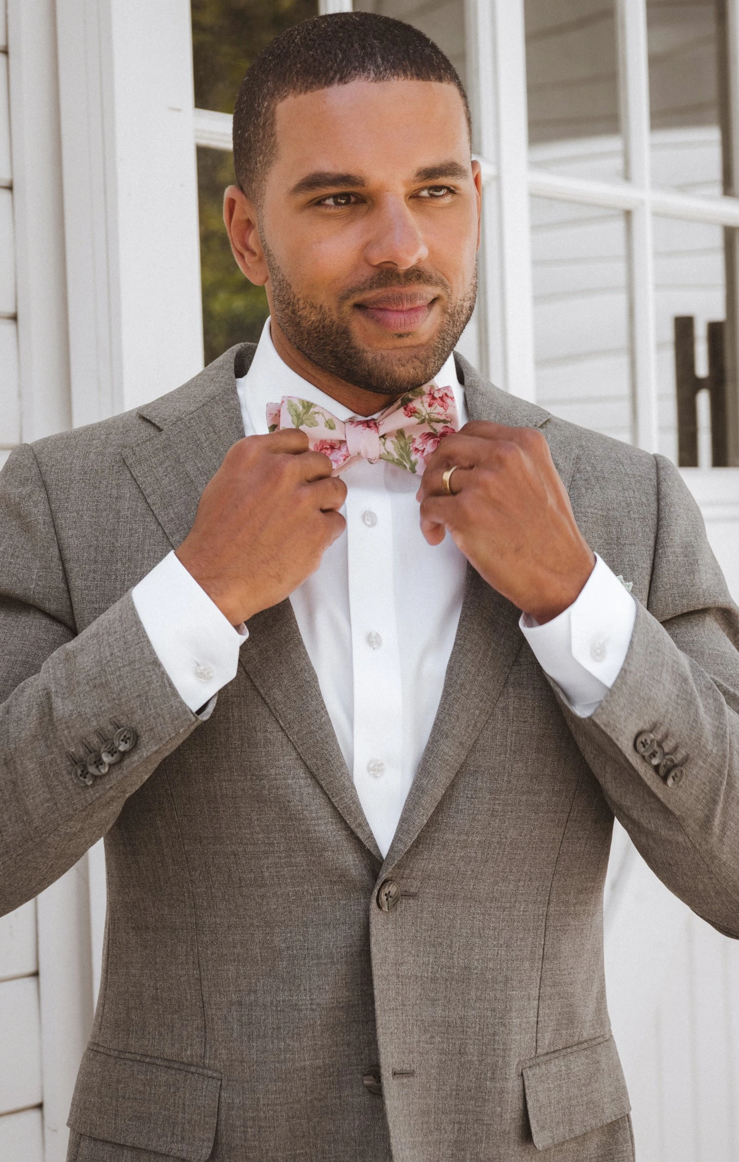 Show Me Your Mumu Josh Bow Tie ~ Garden Romantic 7 Show Me Your Mumu Josh Bow Tie ~ Garden Romantic - Image 5
