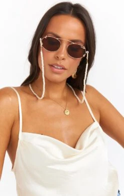 Show Me Your Mumu Everley Sunglasses Chain ~ Pearl -Show Me Your Mumu EverleySunglassesChain Pearl 01