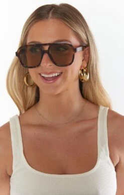 Show Me Your Mumu Aire Whirlpool Sunglasses ~ Dark Tort -Show Me Your Mumu FSUS8 052 21DW 01