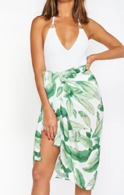 Show Me Your Mumu Kiran Sarong ~ Palmtini
