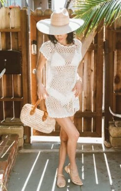 Show Me Your Mumu Cleo Coverup ~ White Crochet 13 Show Me Your Mumu Cleo Coverup ~ White Crochet -Show Me Your Mumu MM2 4961 WC16 01 1