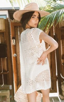 Show Me Your Mumu Cleo Coverup ~ White Crochet 16 Show Me Your Mumu Cleo Coverup ~ White Crochet -Show Me Your Mumu MM2 4961 WC16 01 4