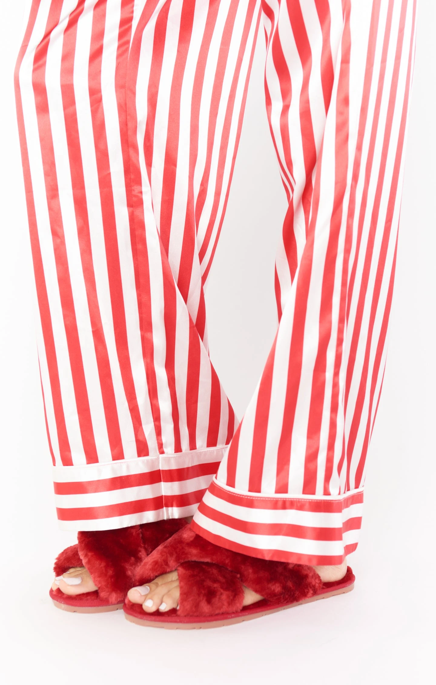 Show Me Your Mumu Cuddle Up Slippers ~ Red 6 Show Me Your Mumu Cuddle Up Slippers ~ Red - Image 4