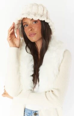 Show Me Your Mumu Kasey Bucket Hat ~ Ivory 7 Show Me Your Mumu Kasey Bucket Hat ~ Ivory -Show Me Your Mumu SU23 emilybri 9.6177971