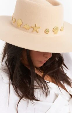 Show Me Your Mumu Lack Of Color Seaside Concho Boater Hat ~ Ivory -Show Me Your Mumu SeaSceneConchoHat Ivory 03