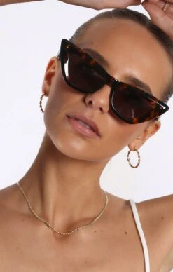 Show Me Your Mumu Banbè Eyewear The Helena Sunglasses ~ Havana Tort