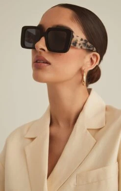 Show Me Your Mumu Banbè Eyewear The Marisa Sunglasses ~ Black/Blonde Tort -Show Me Your Mumu THEMARISA BLACK BLONDETORT INK