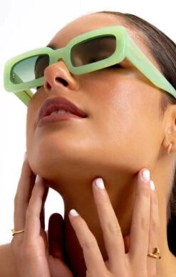 Show Me Your Mumu Banbè Eyewear The Seymour Sunglasses ~ Lime -Show Me Your Mumu THESEYMOUR LIME LIME3