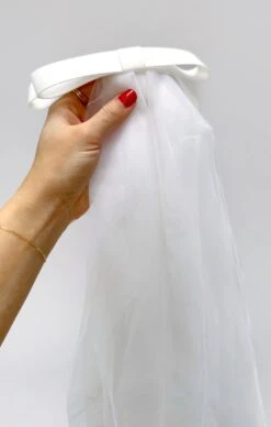 Show Me Your Mumu Ari Bow Veil ~ White -Show Me Your Mumu Tezza 5096 Edit