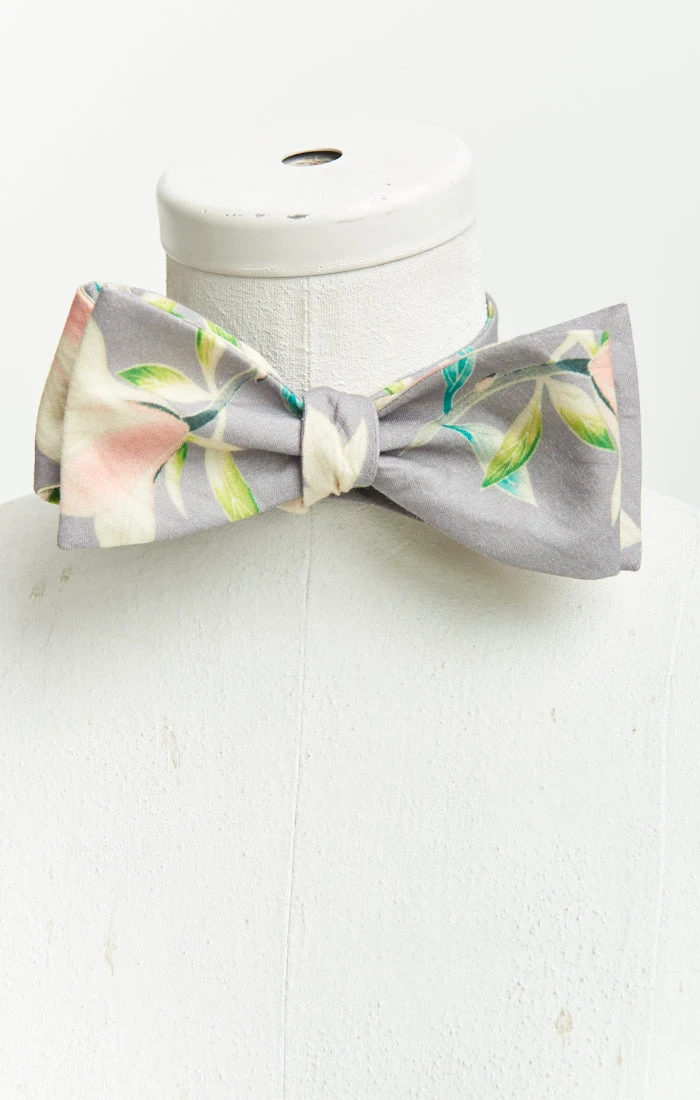 Show Me Your Mumu Josh Bow Tie ~ Lily Showers Grey 4 Show Me Your Mumu Josh Bow Tie ~ Lily Showers Grey - Image 2
