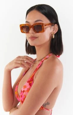 Show Me Your Mumu Banbè Eyewear The Kendall Sunglasses ~ Maple Tort