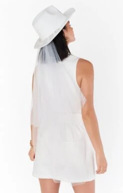 Show Me Your Mumu Let's Get Hitched Detachable Veil Hat ~ White -Show Me Your Mumu citrusingeorgia jasmine 2.2338149