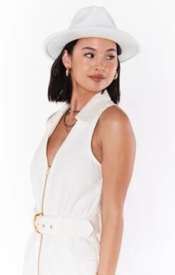 Show Me Your Mumu Let's Get Hitched Detachable Veil Hat ~ White -Show Me Your Mumu citrusingeorgia jasmine 2.2338164