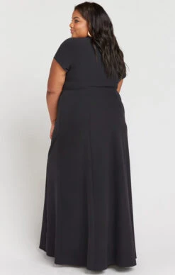 Show Me Your Mumu Geneva Gown ~ Black Stretch Crepe -Show Me Your Mumu d72fef7ef56be4ff716789ab0ca4bb7d