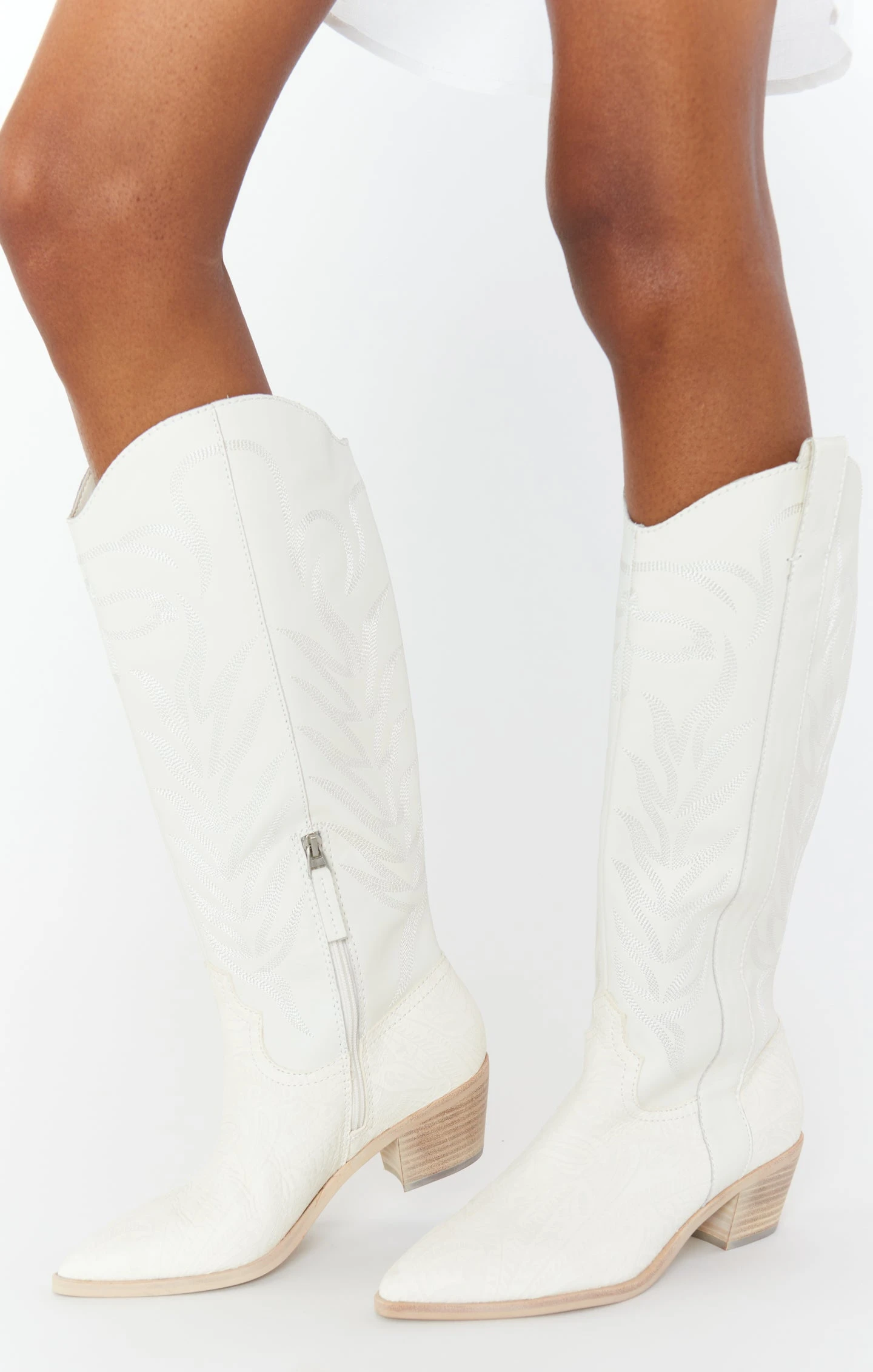 Show Me Your Mumu Dolce Vita Solei Western Boot ~ White 6 Show Me Your Mumu Dolce Vita Solei Western Boot ~ White - Image 4