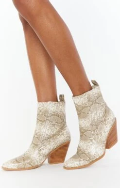 Show Me Your Mumu Billini Cynthi Western Boot ~ Cream Python 11 Show Me Your Mumu Billini Cynthi Western Boot ~ Cream Python -Show Me Your Mumu fall22 toribri 12.2182264