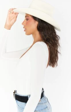 Show Me Your Mumu Kadi Cowboy Hat ~ White 22 Show Me Your Mumu Kadi Cowboy Hat ~ White -Show Me Your Mumu fallreshoots courtney 8.211949