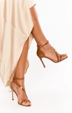 Show Me Your Mumu Diverse Style Crossover Strap Heel ~ Cinnamon 13 Show Me Your Mumu Diverse Style Crossover Strap Heel ~ Cinnamon -Show Me Your Mumu holiday21 jordynsophia 3.2545032