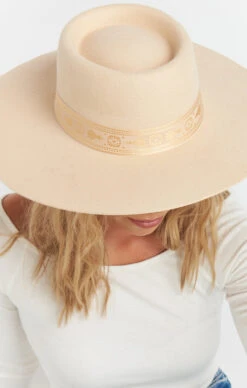 Show Me Your Mumu Lack Of Color Juno Boater ~ Cream -Show Me Your Mumu junoboater cream 05