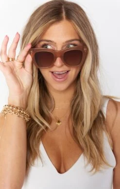 Show Me Your Mumu Banbè Eyewear The Teigen Sunglasses ~ Amber Fade -Show Me Your Mumu lyndencourtney 1.253910