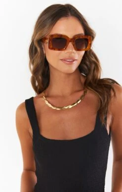Show Me Your Mumu Banbè Eyewear The Kendall Sunglasses ~ Maple Tort -Show Me Your Mumu resortswim ellie 11.2925411