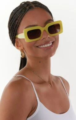 Show Me Your Mumu Banbè Eyewear The Jones Sunglasses ~ Citrus/Brown Fade 14 Show Me Your Mumu Banbè Eyewear The Jones Sunglasses ~ Citrus/Brown Fade -Show Me Your Mumu shadesofpinck 3.940250