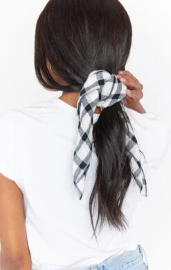 Show Me Your Mumu Georgia Bandana ~ Check Me Black