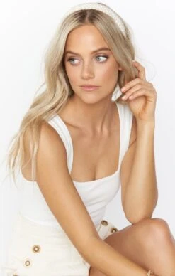 Show Me Your Mumu Rosaria Pearl Headband ~ White 9 Show Me Your Mumu Rosaria Pearl Headband ~ White -Show Me Your Mumu tori genevieve 1.230872