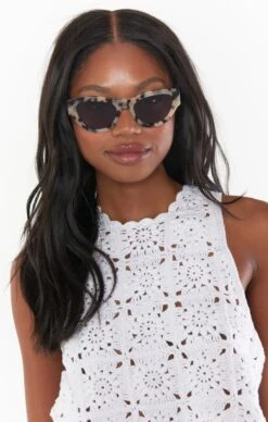 Show Me Your Mumu Banbè Eyewear The Carla Sunglasses ~ Blonde Tort -Show Me Your Mumu torijudah 2.736011