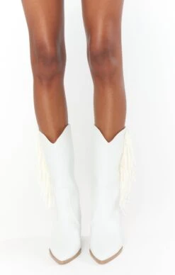 Show Me Your Mumu Billini Andi Fringe Boot ~ White -Show Me Your Mumu torijudah 2.736131