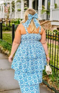 Show Me Your Mumu Meg Midi Dress ~ Teagan Floral 41 Show Me Your Mumu Meg Midi Dress ~ Teagan Floral -Show Me Your Mumu wbmm 224of259 436be0ba c2b6 4391 988f b8d92ffa6ff2